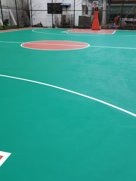 临潭 球场长期使用易出现地面开裂